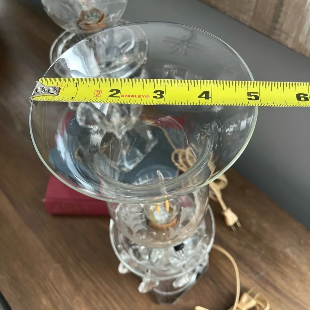 Vintage 1950's Crystal/Etched Glass Hollywood Regency Boudoir Lamps -Pair - Picture 9 of 11